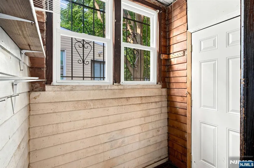 800 S 15th Street Newark, NJ 07108