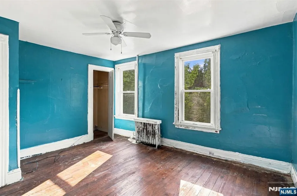800 S 15th Street Newark, NJ 07108