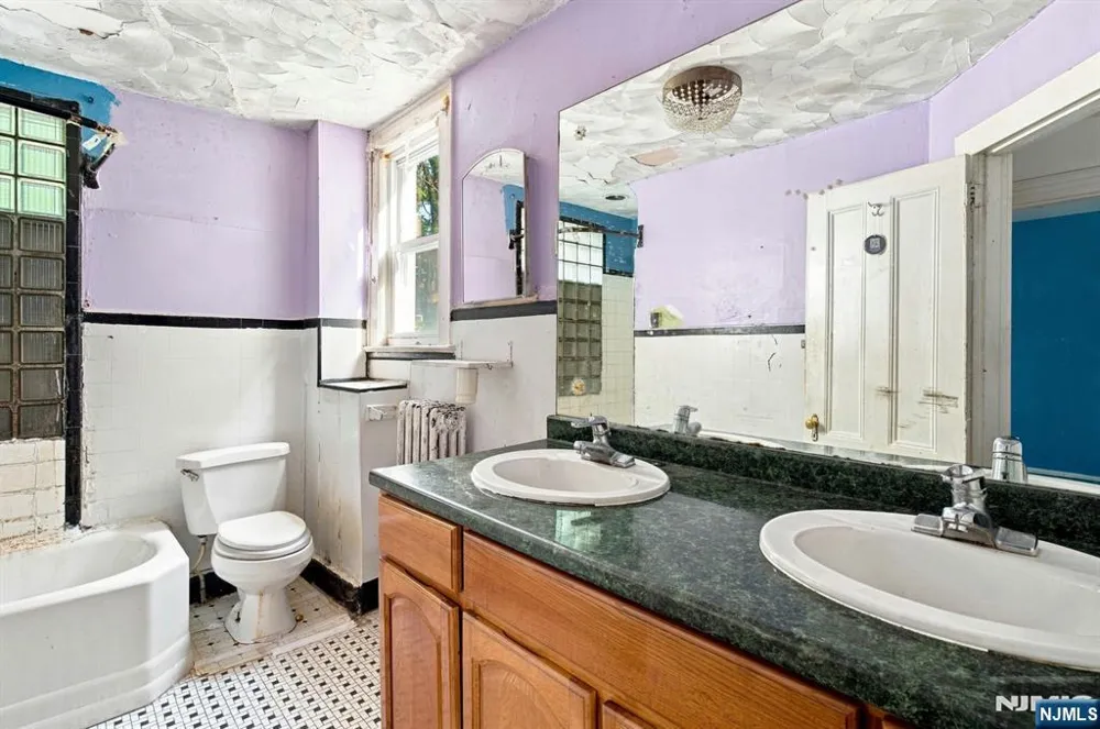 800 S 15th Street Newark, NJ 07108