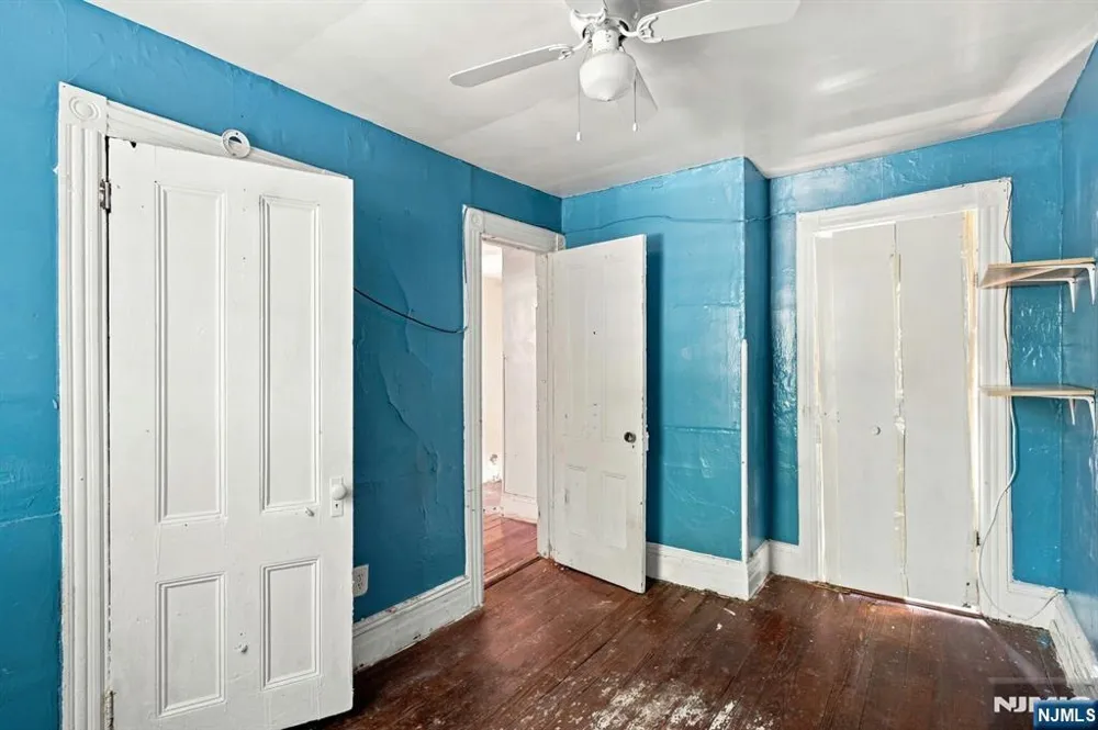 800 S 15th Street Newark, NJ 07108