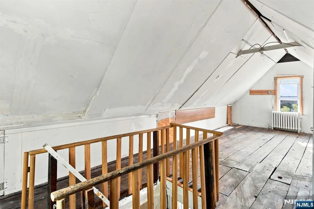 800 S 15th Street Newark, NJ 07108
