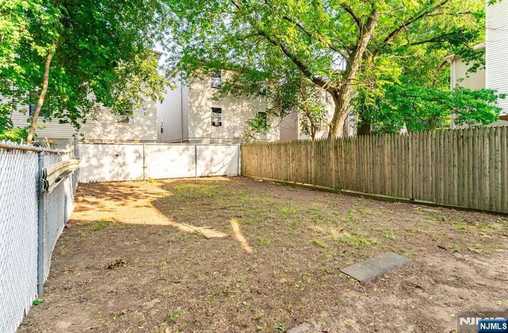 800 S 15th Street Newark, NJ 07108
