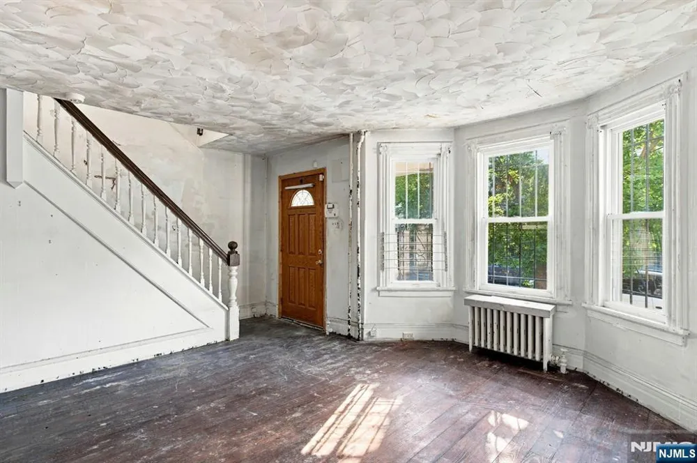 800 S 15th Street Newark, NJ 07108