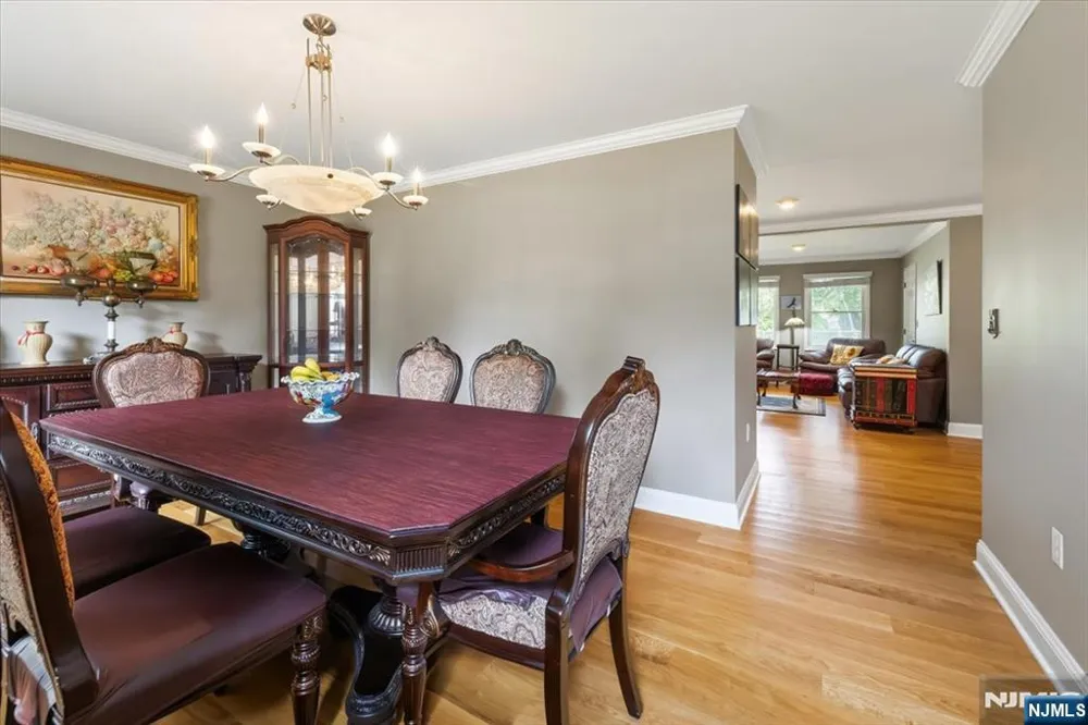 30 Beverly Road Glen Rock, NJ 07452