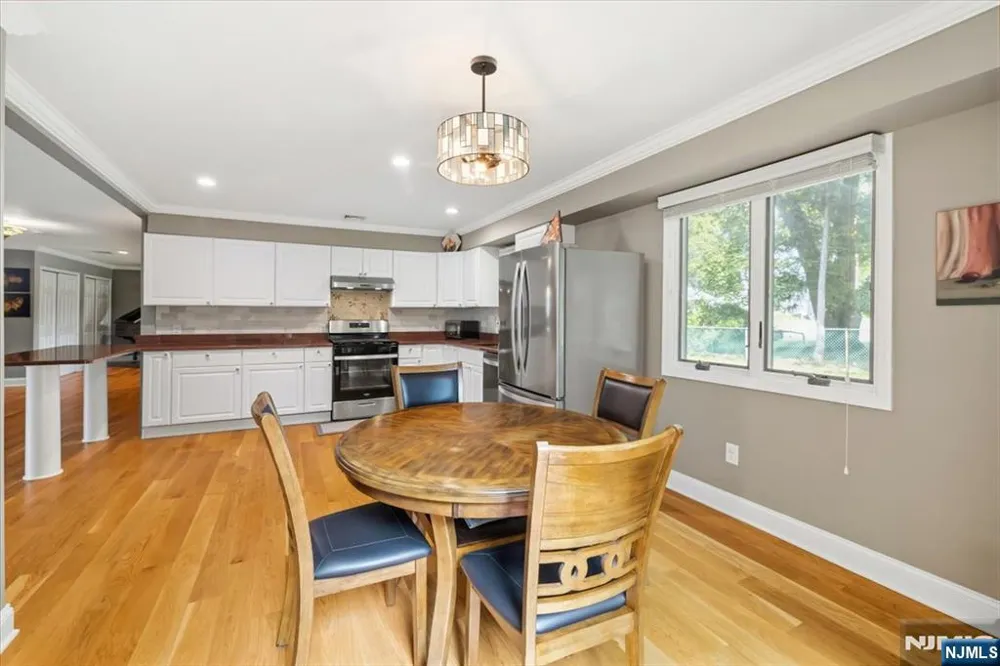30 Beverly Road Glen Rock, NJ 07452