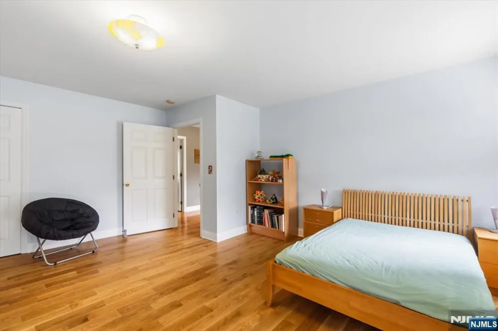 30 Beverly Road Glen Rock, NJ 07452