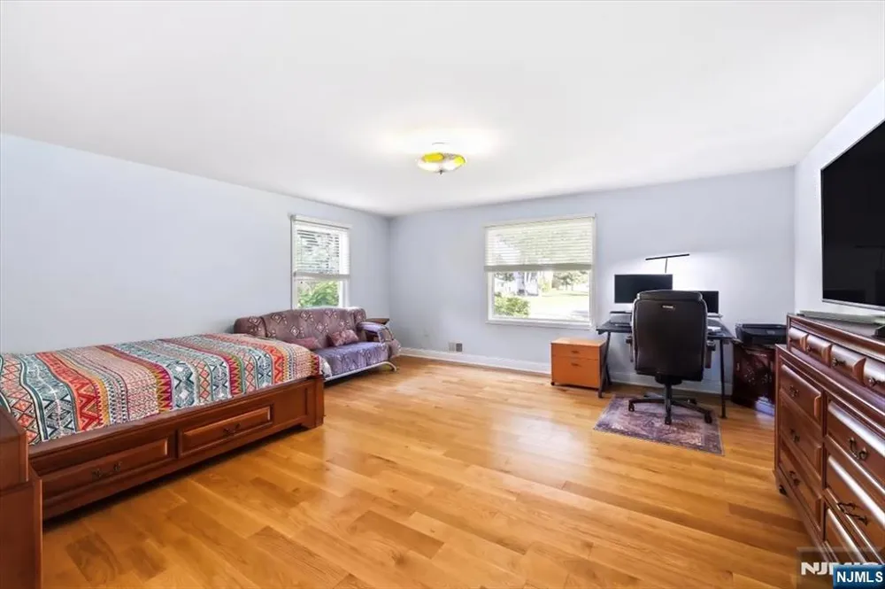 30 Beverly Road Glen Rock, NJ 07452