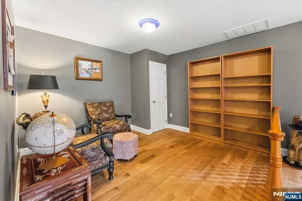 30 Beverly Road Glen Rock, NJ 07452