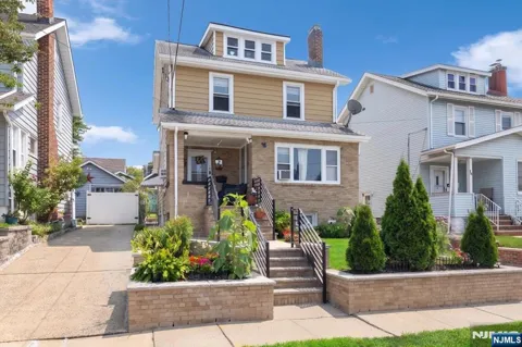 18 Newell Place