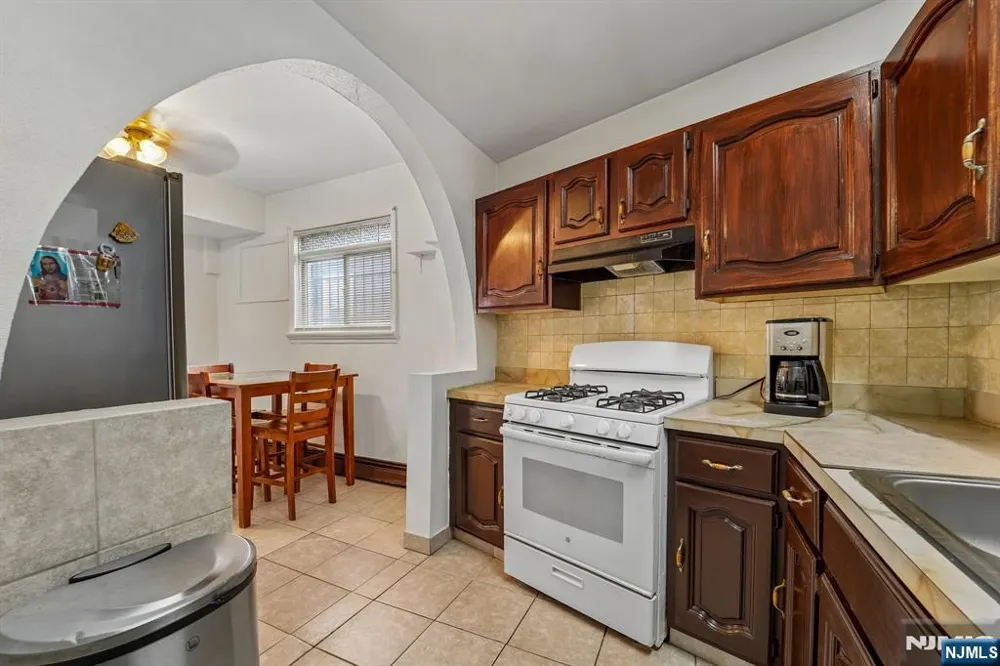 406-408 3rd Avenue Newark, NJ 07107