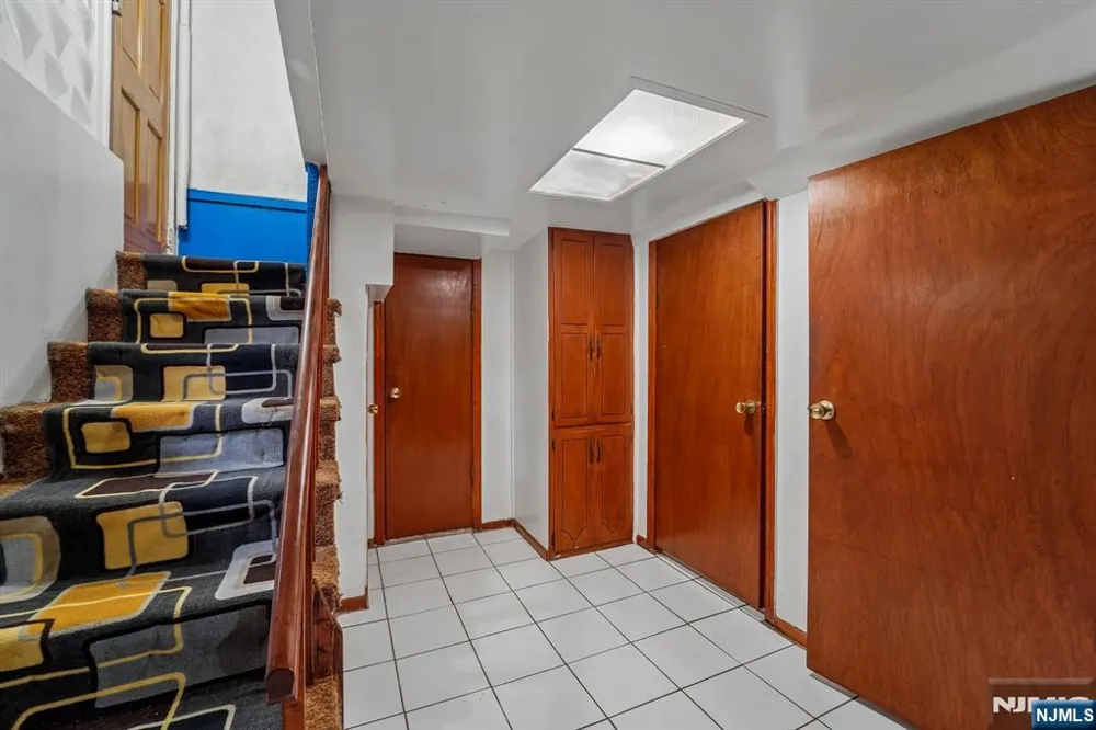 406-408 3rd Avenue Newark, NJ 07107