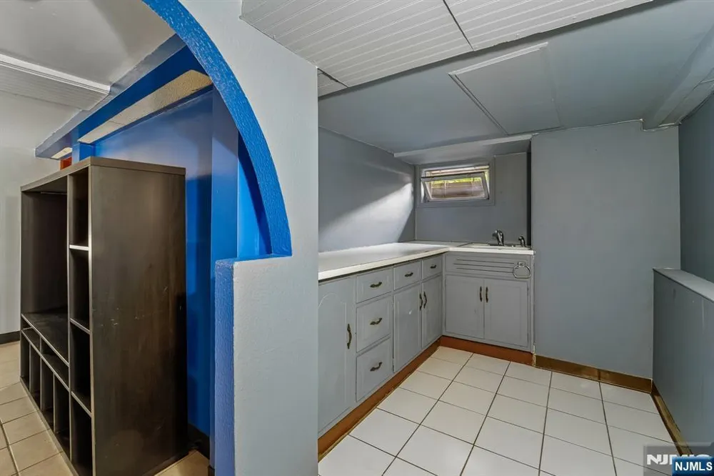 406-408 3rd Avenue Newark, NJ 07107