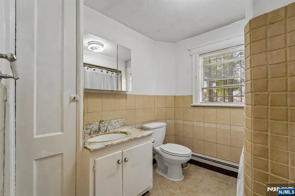 406-408 3rd Avenue Newark, NJ 07107