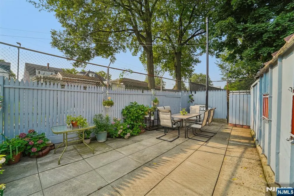 406-408 3rd Avenue Newark, NJ 07107