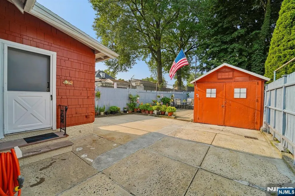 406-408 3rd Avenue Newark, NJ 07107
