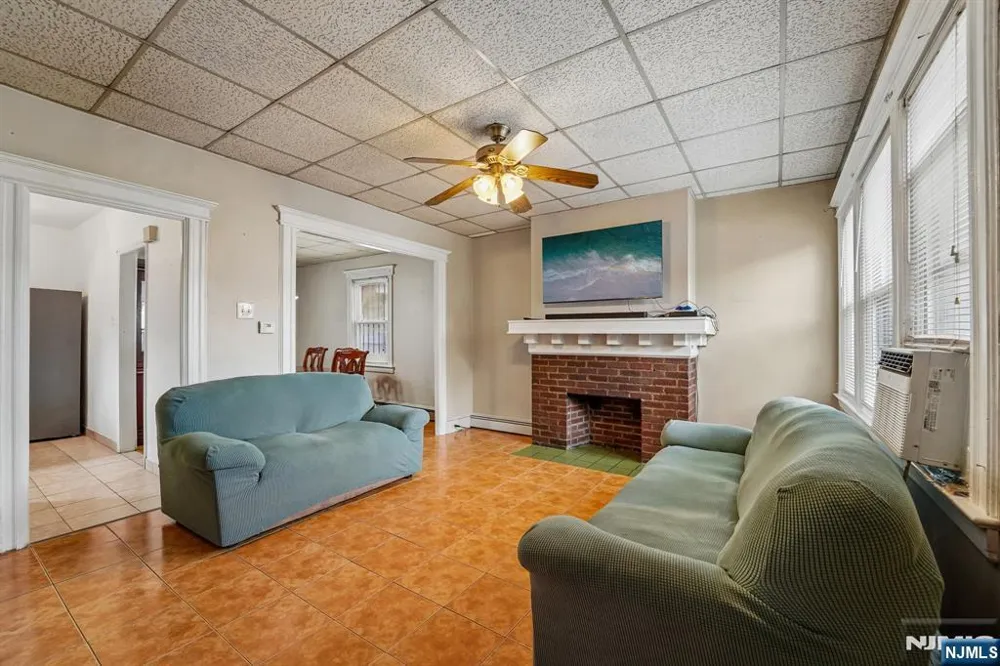 406-408 3rd Avenue Newark, NJ 07107