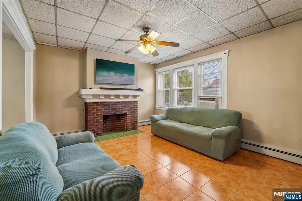 406-408 3rd Avenue Newark, NJ 07107