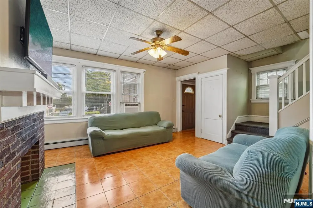 406-408 3rd Avenue Newark, NJ 07107