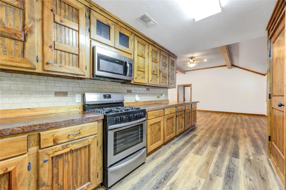 8805 Sun Oil Road Brenham, TX 77833