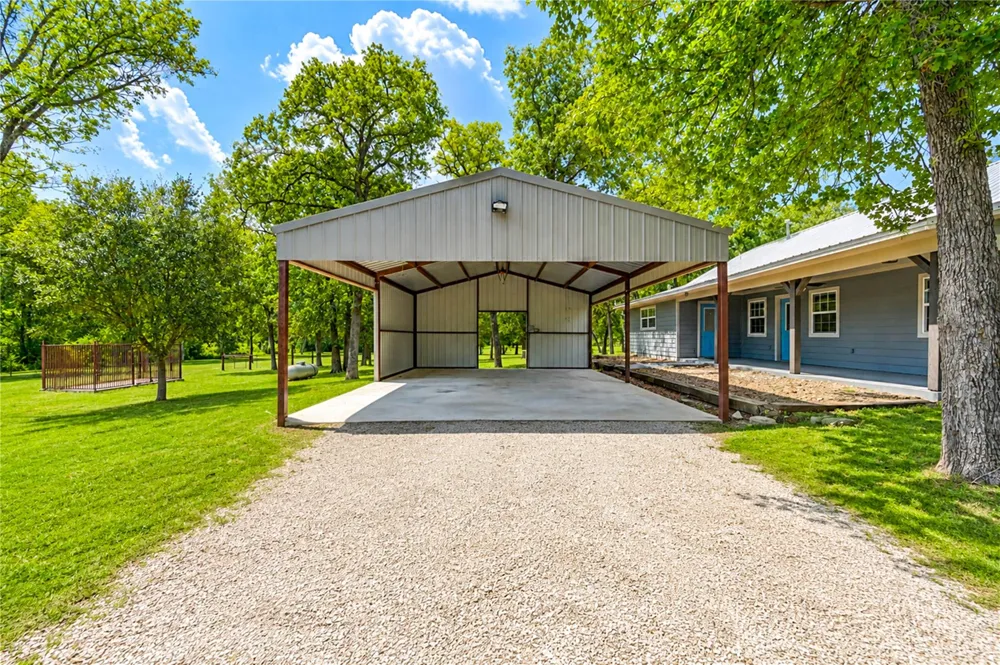 8805 Sun Oil Road Brenham, TX 77833