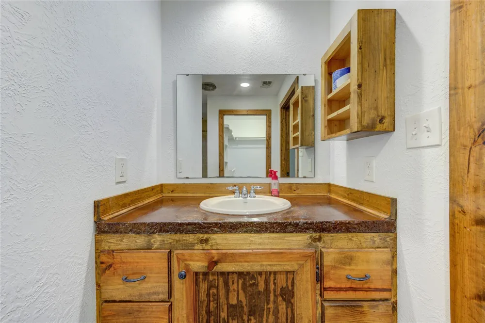 8805 Sun Oil Road Brenham, TX 77833
