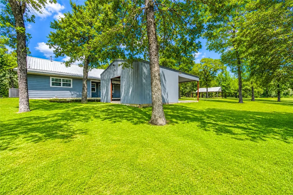 8805 Sun Oil Road Brenham, TX 77833
