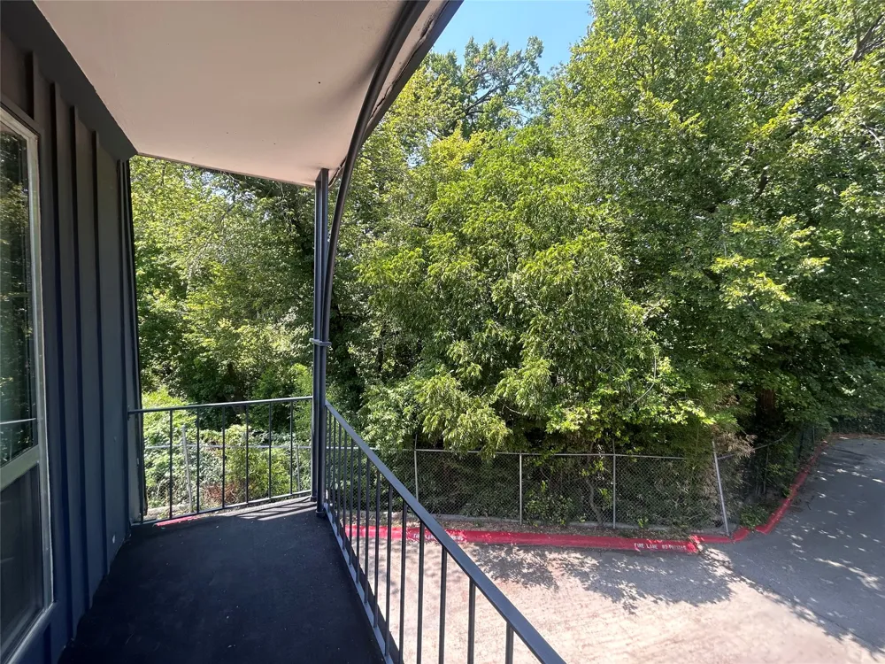 5014 Les Chateaux Drive #230 Dallas, TX 75235