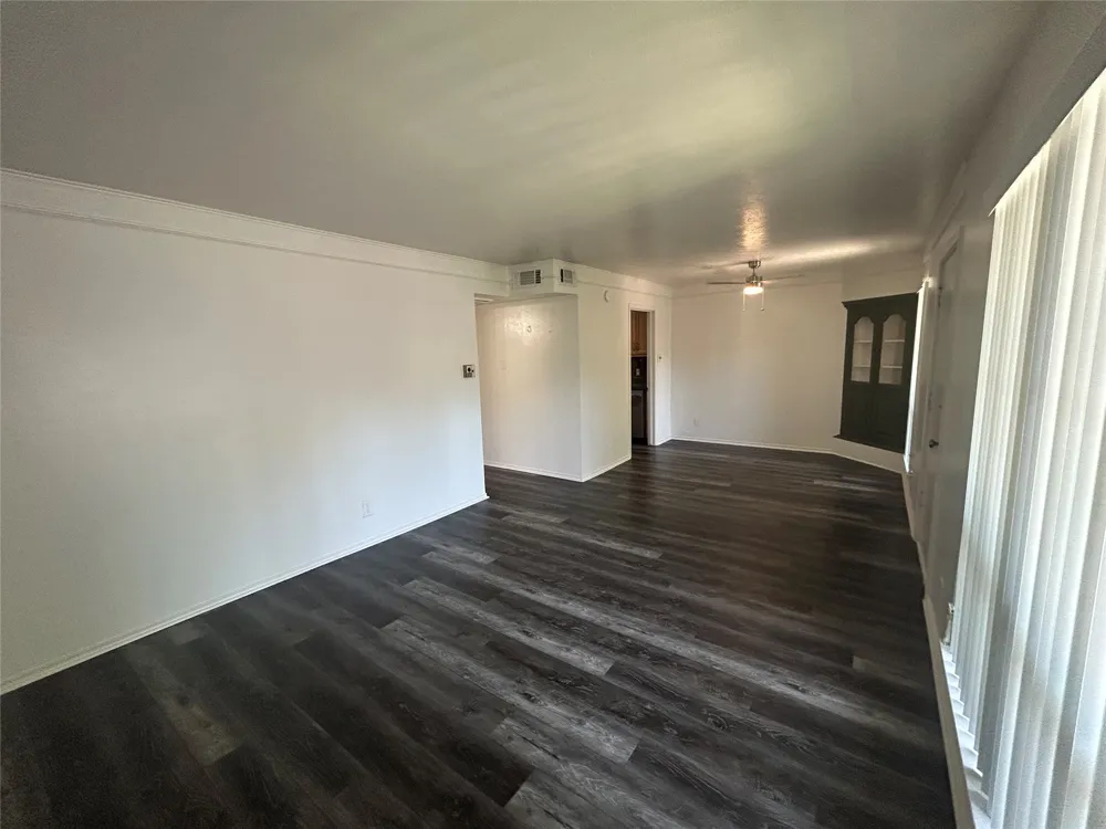 5014 Les Chateaux Drive #230 Dallas, TX 75235