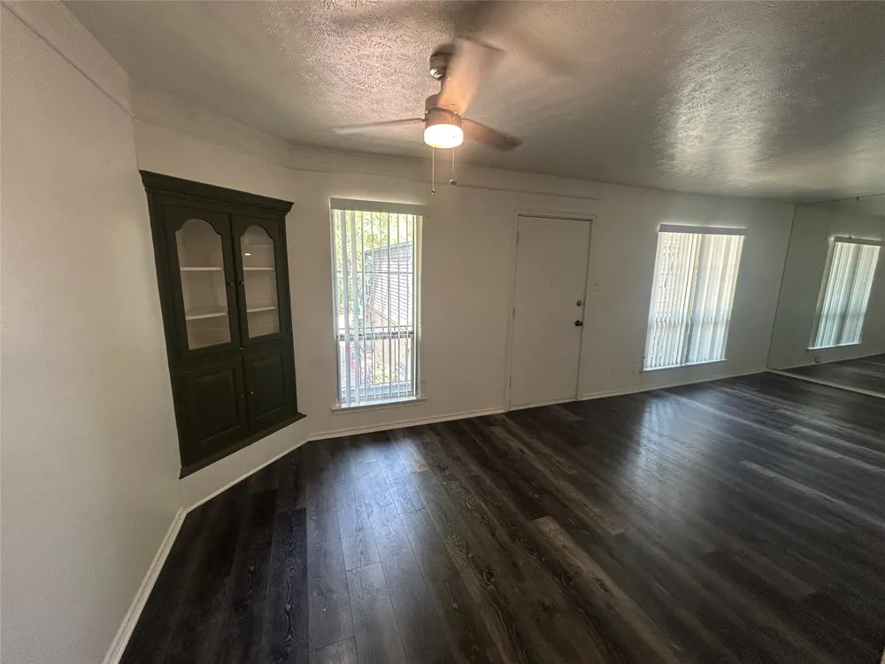 5014 Les Chateaux Drive #230 Dallas, TX 75235