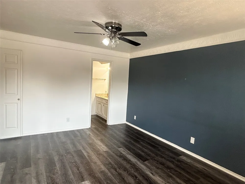 5014 Les Chateaux Drive #230 Dallas, TX 75235