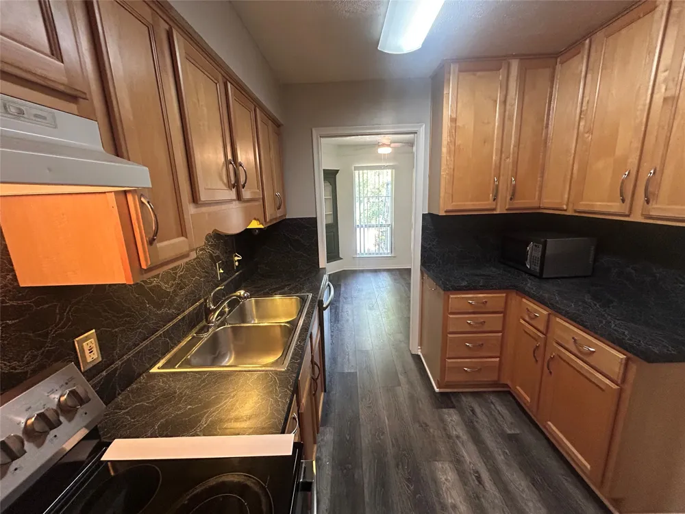 5014 Les Chateaux Drive #230 Dallas, TX 75235