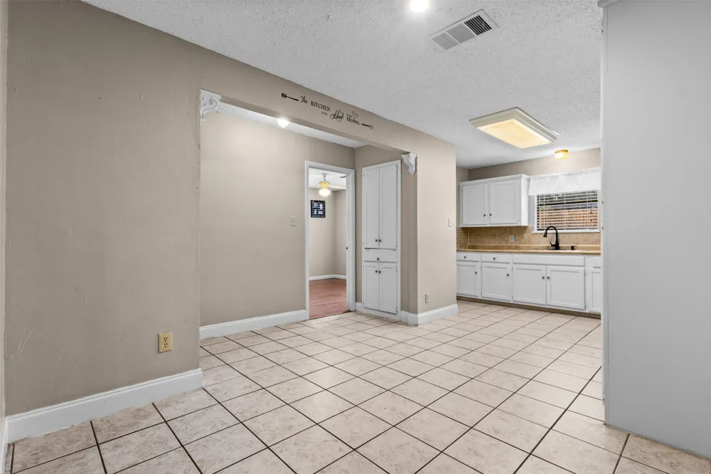 207 Washington Avenue Saginaw, TX 76179