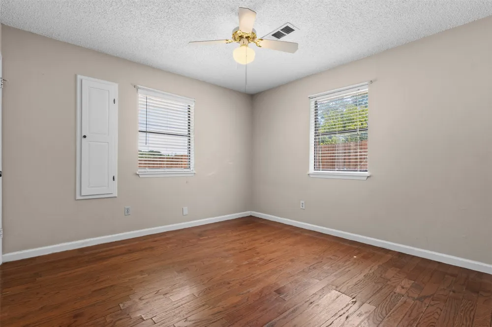 207 Washington Avenue Saginaw, TX 76179