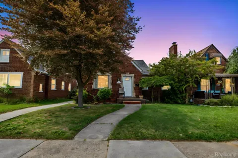 533 Waverly Street