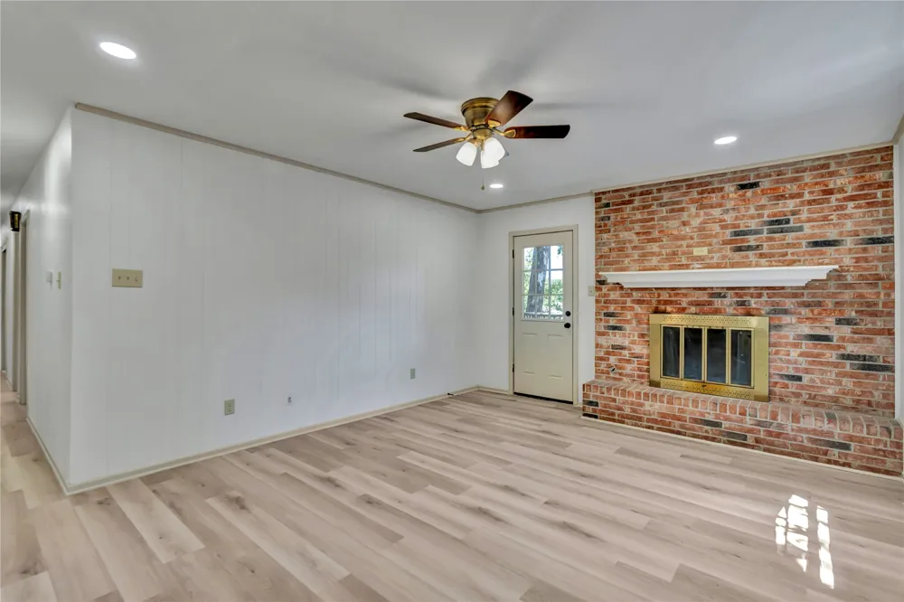 601 State Street Weatherford, TX 76086