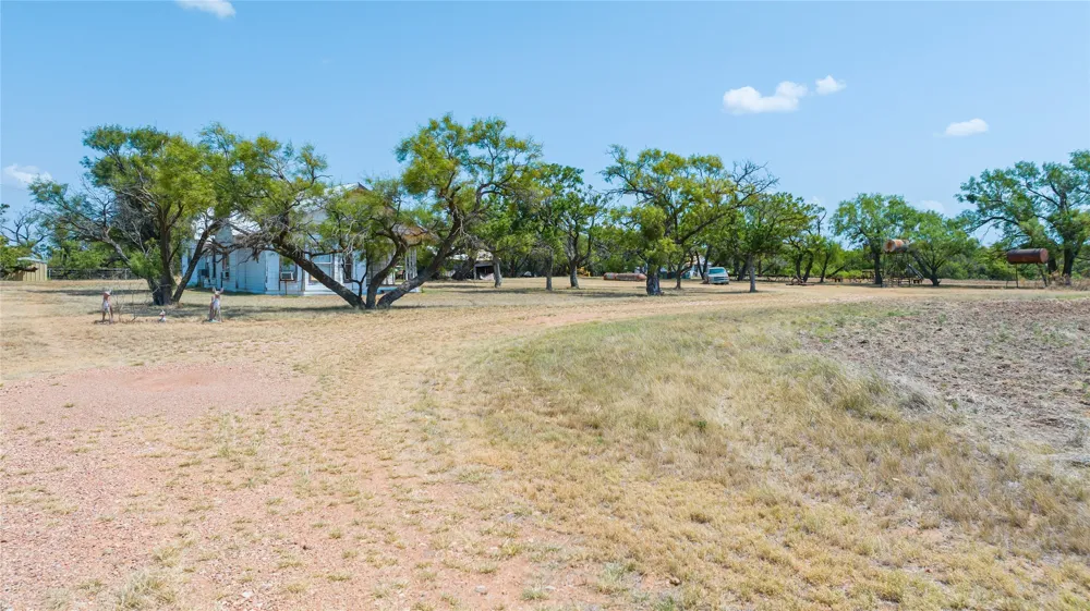 11270 County Road 202 Avoca, TX 79503