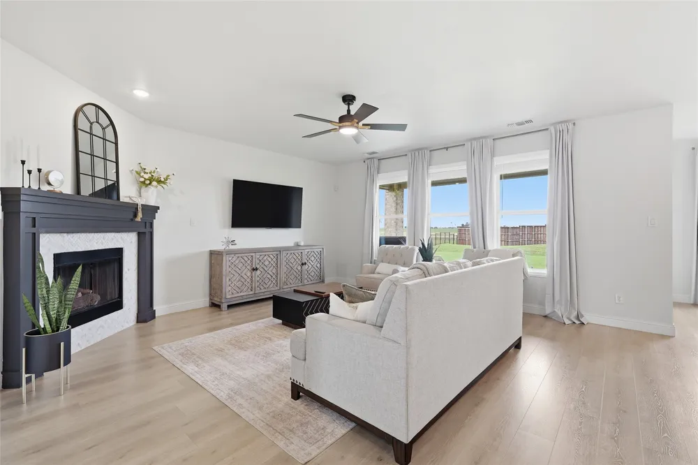 1422 Shaker Hills Road Gunter, TX 75058