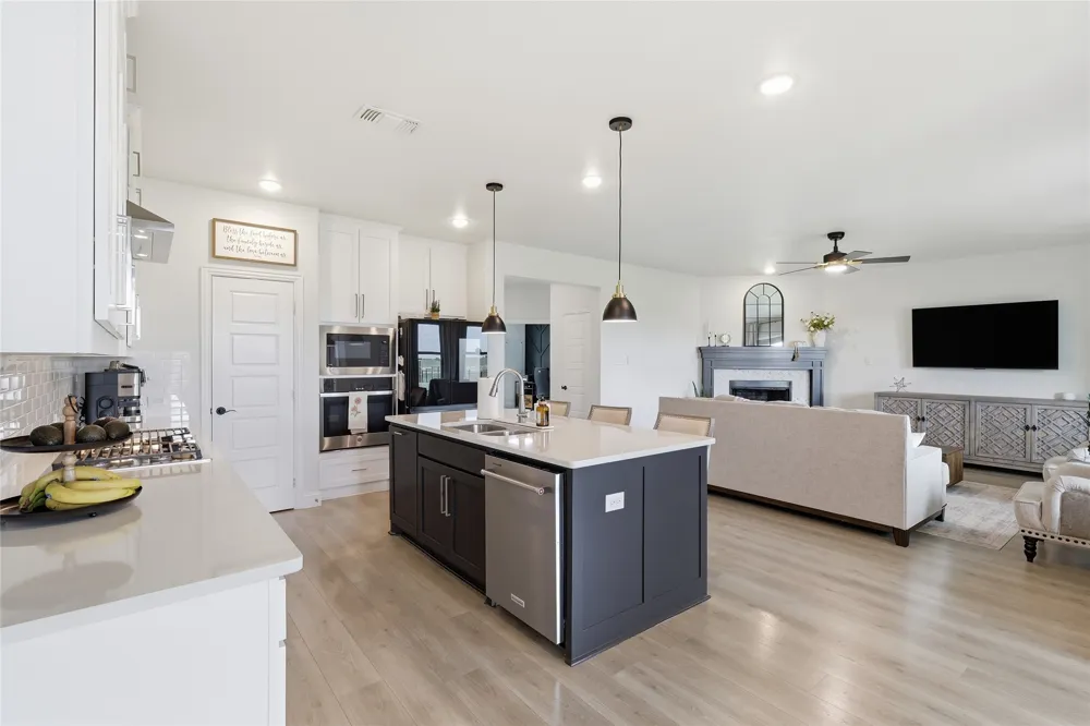1422 Shaker Hills Road Gunter, TX 75058