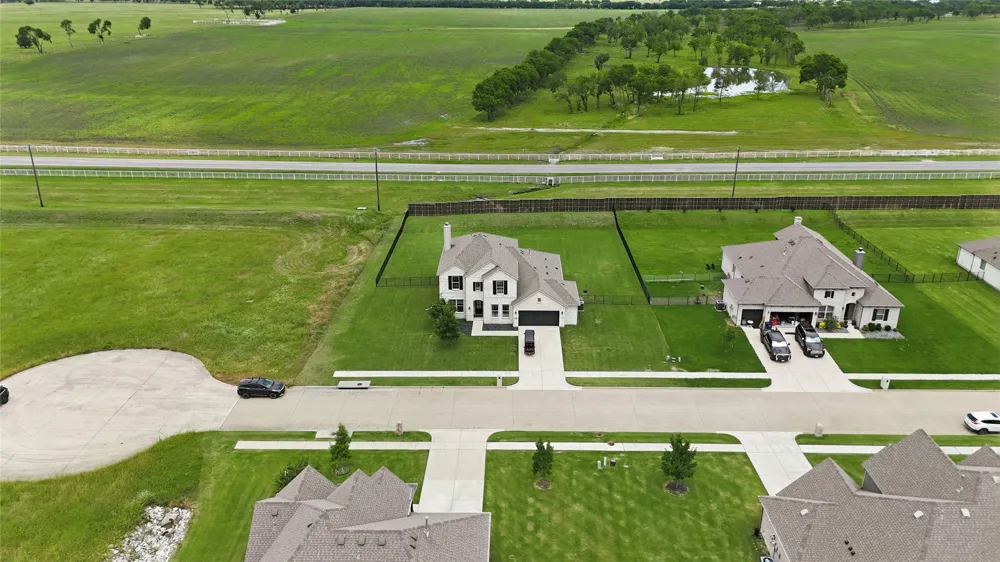 1422 Shaker Hills Road Gunter, TX 75058