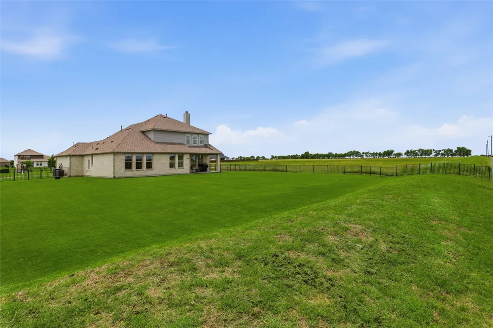 1422 Shaker Hills Road Gunter, TX 75058