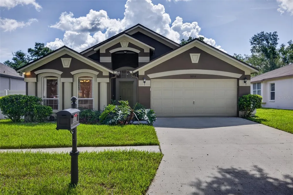2701 BROOKVILLE DRIVE Valrico, FL 33596