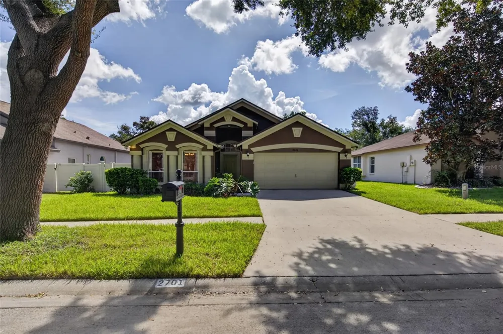 2701 BROOKVILLE DRIVE Valrico, FL 33596