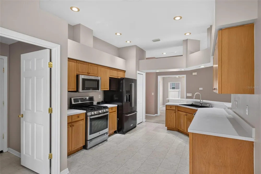 2701 BROOKVILLE DRIVE Valrico, FL 33596