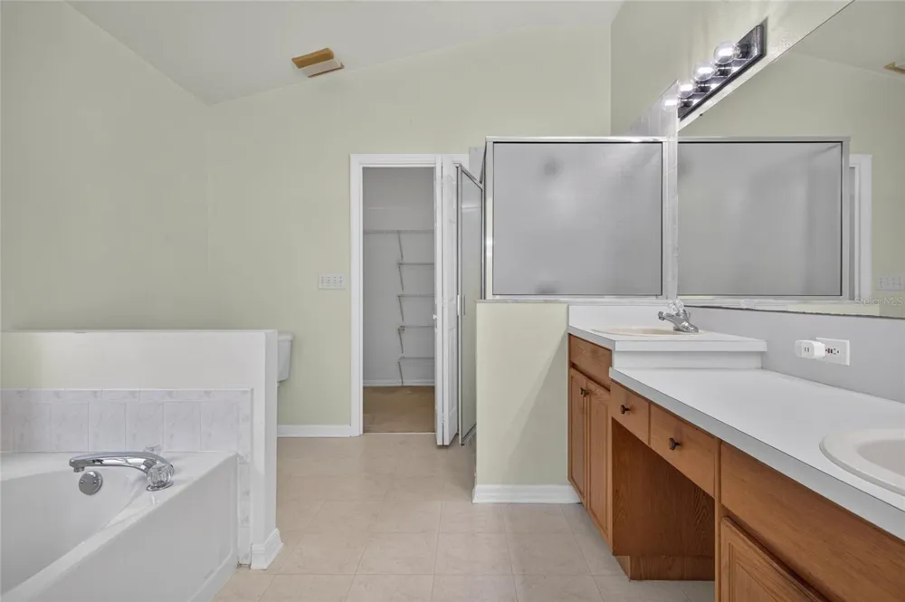 2701 BROOKVILLE DRIVE Valrico, FL 33596