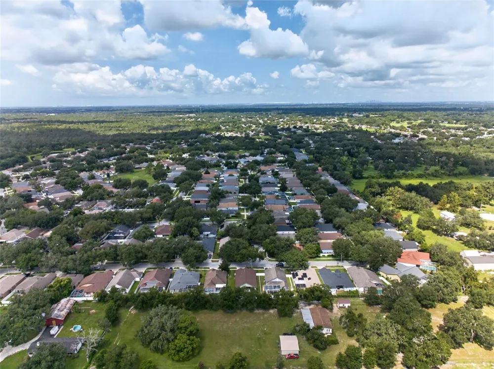 2701 BROOKVILLE DRIVE Valrico, FL 33596