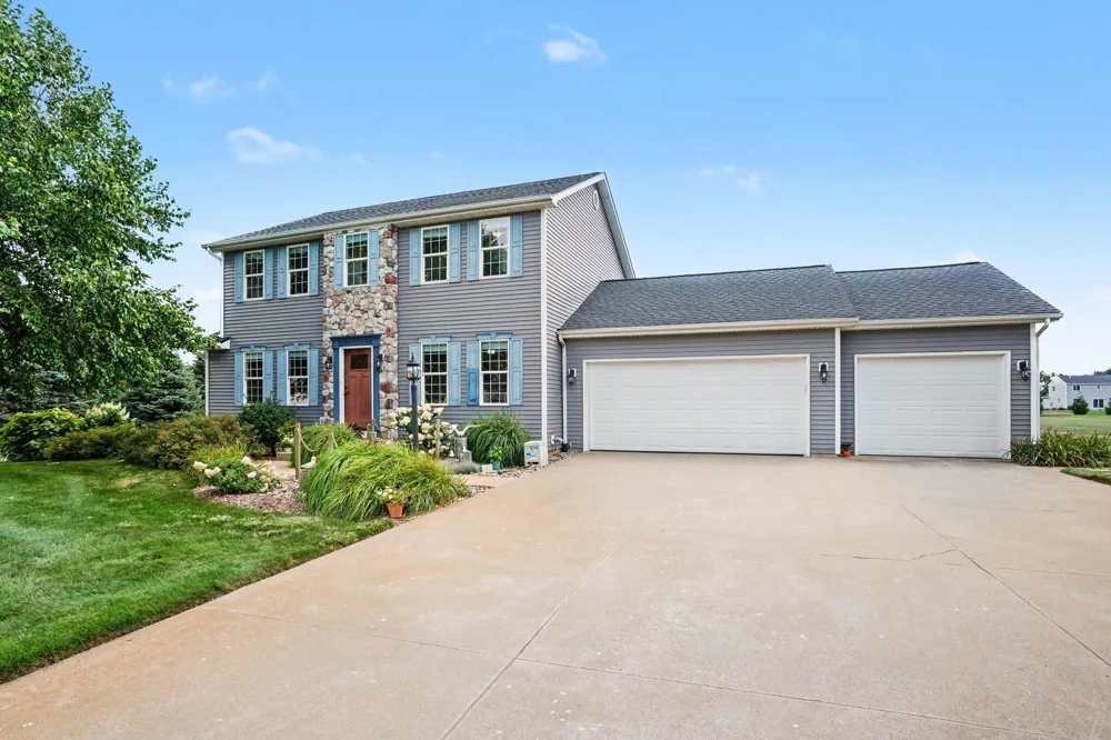 5948 Pollys Path Berrien Township, MI 49103