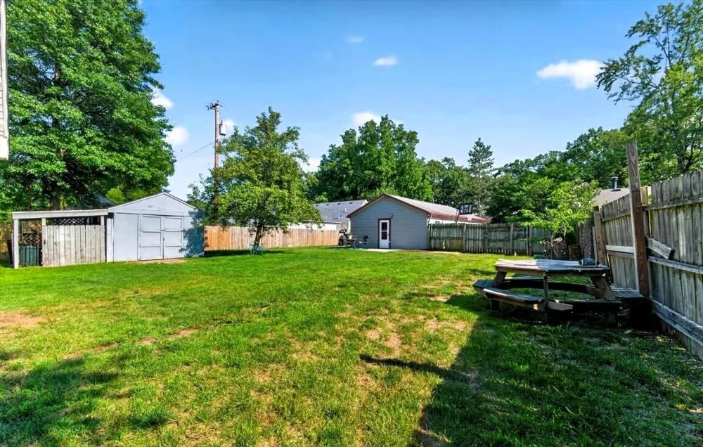 36852 Chase Street Romulus City, MI 48174