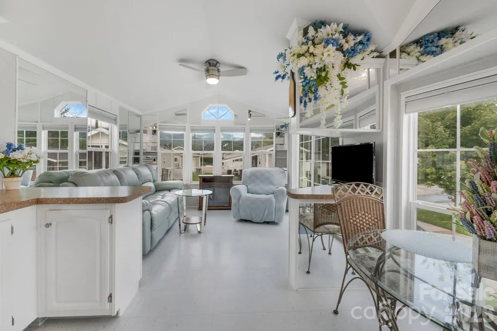 53 Strollers Lane Waynesville, NC 28785