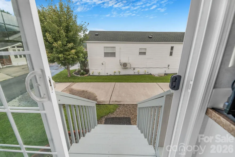 53 Strollers Lane Waynesville, NC 28785