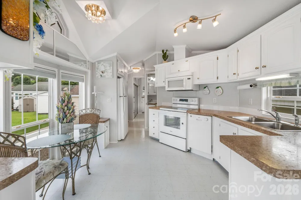53 Strollers Lane Waynesville, NC 28785